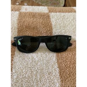 RAY-BAN NEW WAYFARER CLASSIC